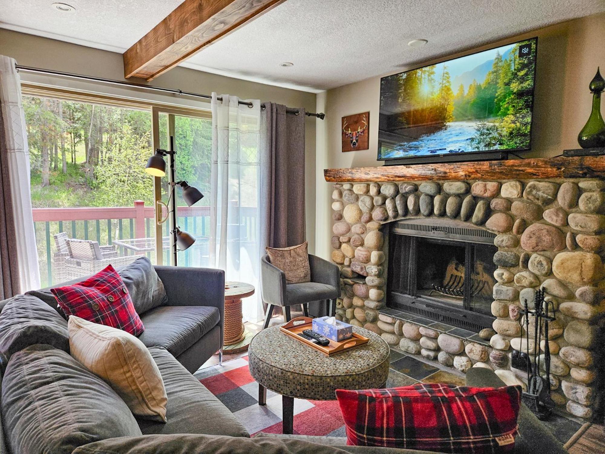 Horsethief Lodge By Stayin Панорама Номер фото